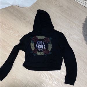 hooded cropped long sleeve